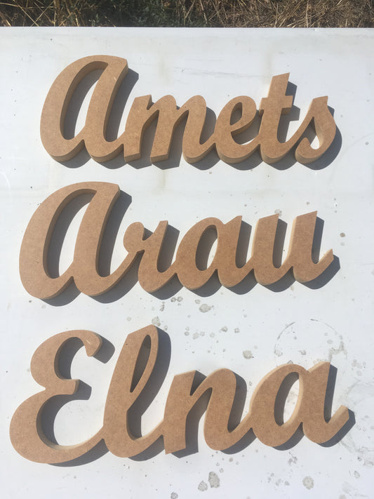 Nombre pequeño de madera de 11 cms