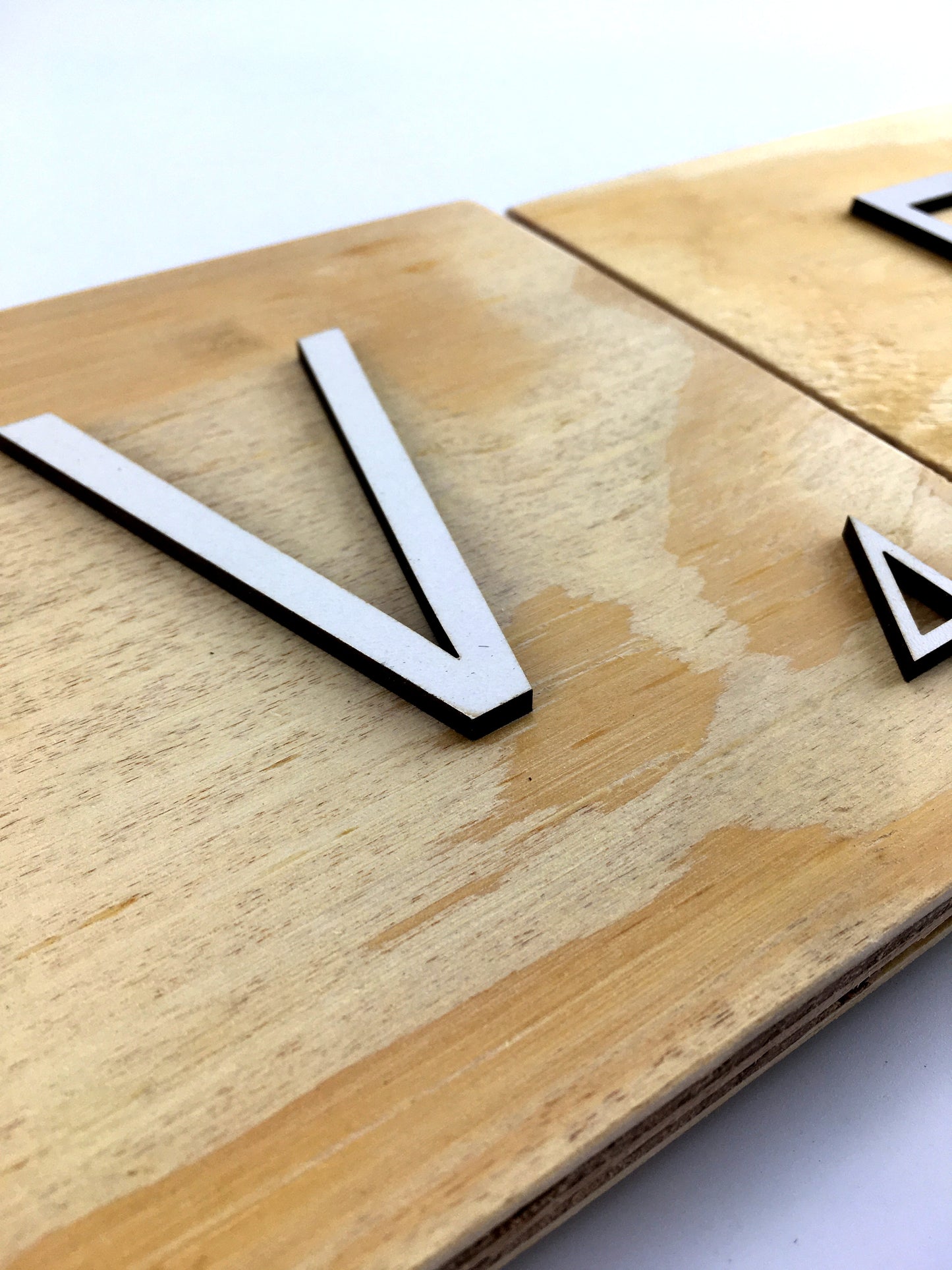 Lletres decoratives Scrabble grans de fusta natural