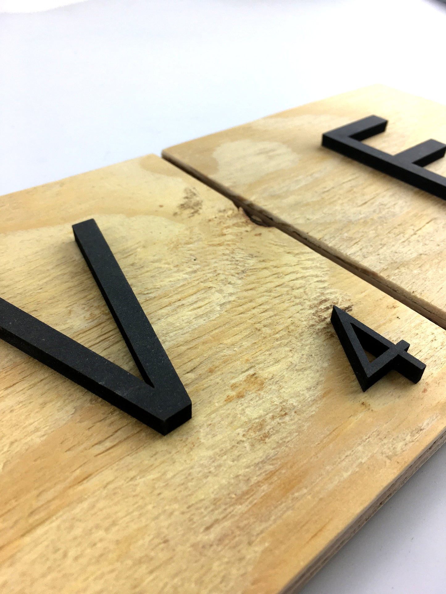 Lletres decoratives Scrabble grans de fusta natural