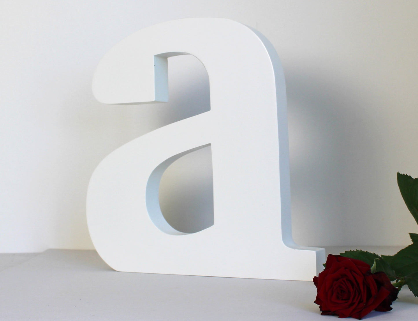 Lletres corporees i decoratives blanques de 10 a 100 cms d'alt