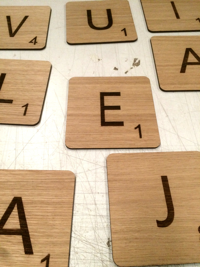 Letras SCRABBLE adhesivas de madera para decoración de pared –  Letrasynombres