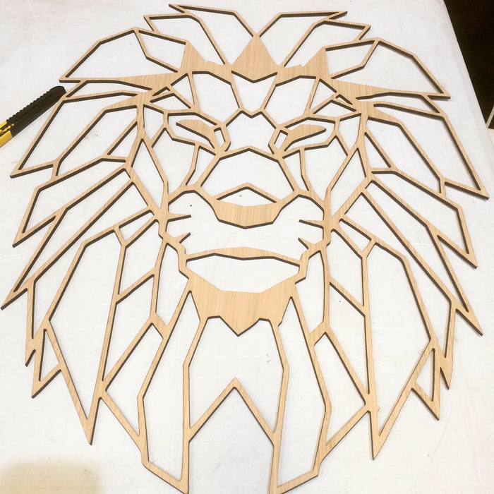 Cabeza aniaml geometrico león madera