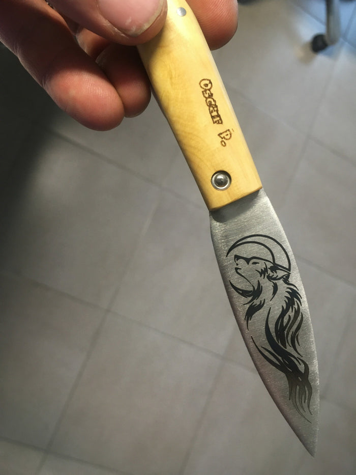 Cuchillo personalizado con logo y dibujo