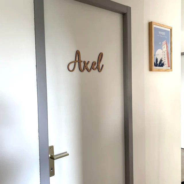 Noms personalitzats de fusta per a paret o porta