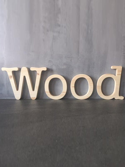 Letras de madera natural para formar nombres y frases