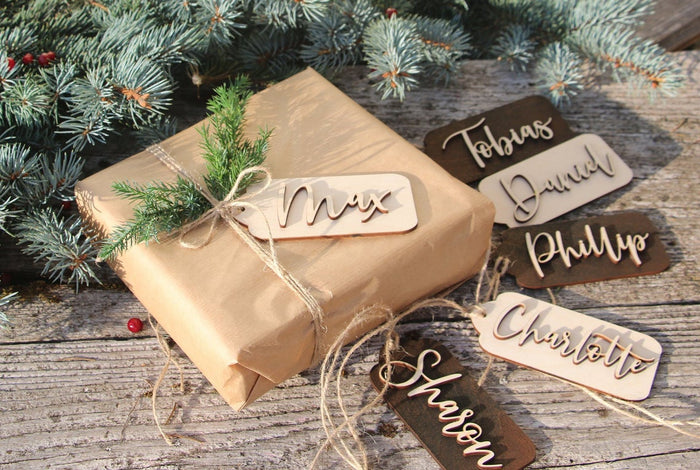 Tags étiquettes pour cadeaux, anniversaires, Noël, réveillon, fête mères, pères